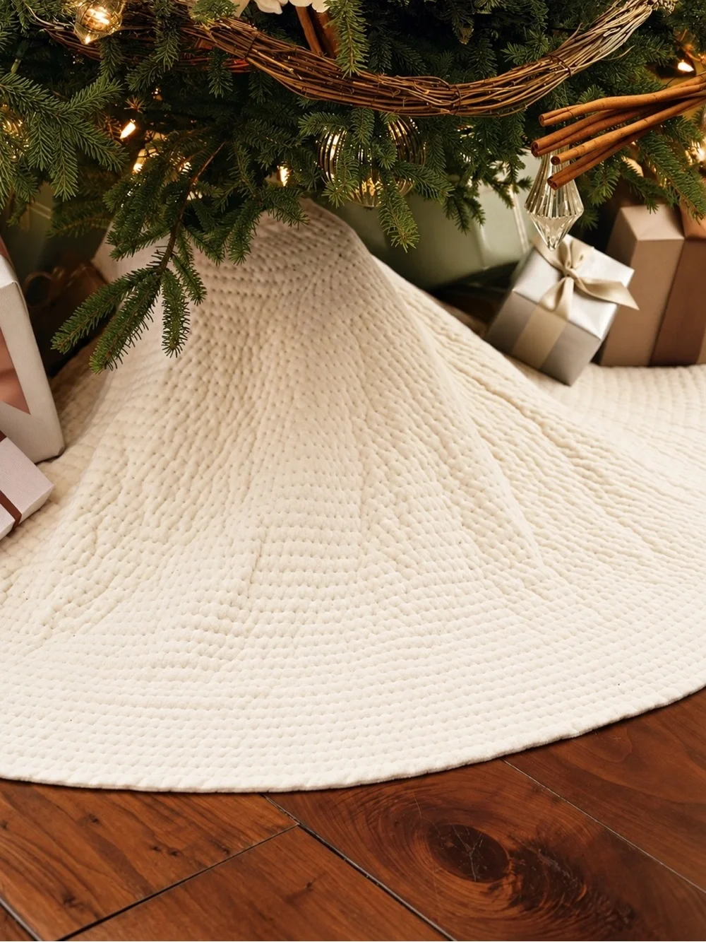 Pottery Barn Channel Quilted Velvet Tree Skirt Ivory 60” NWT